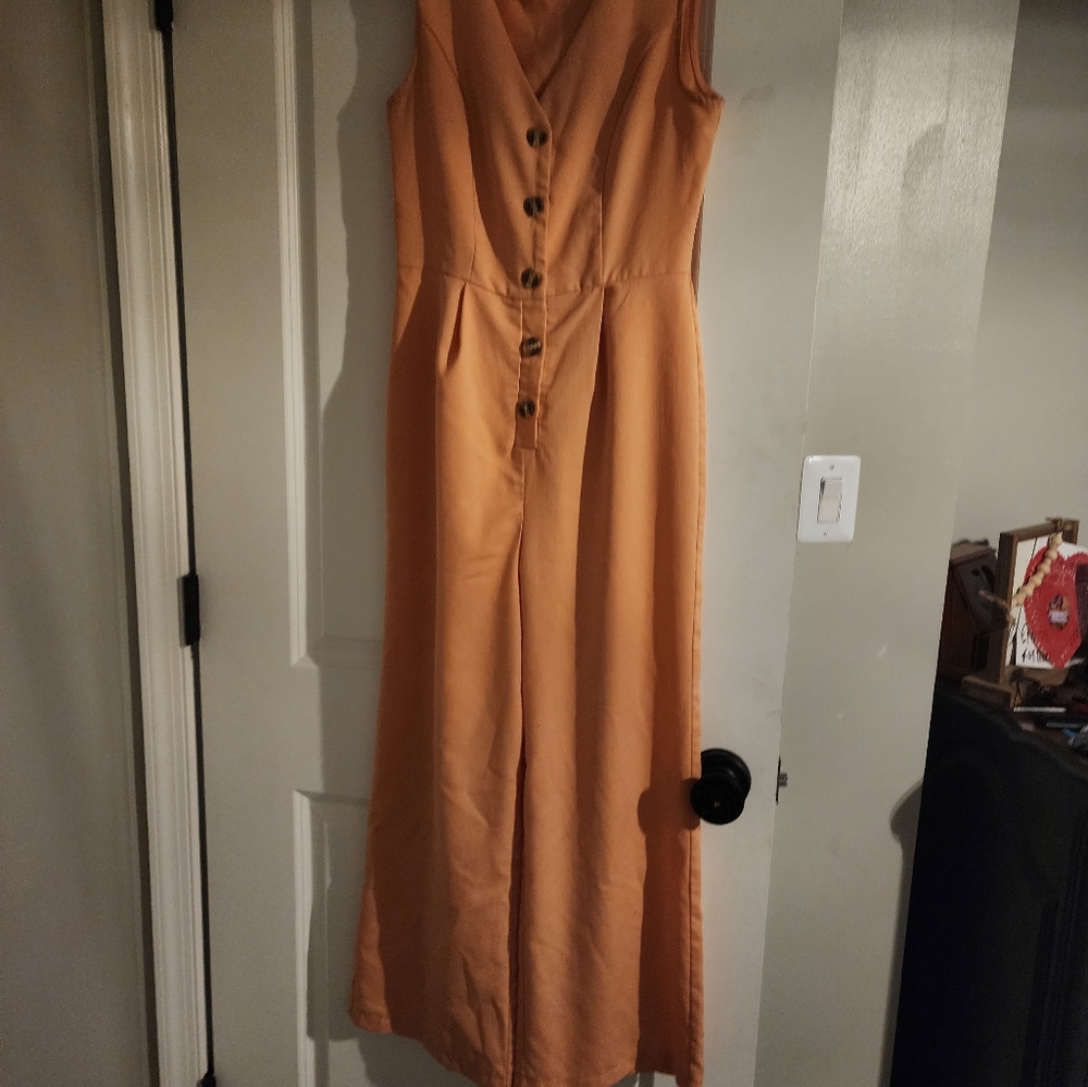 Shein jumpsuit size small. Never worn.